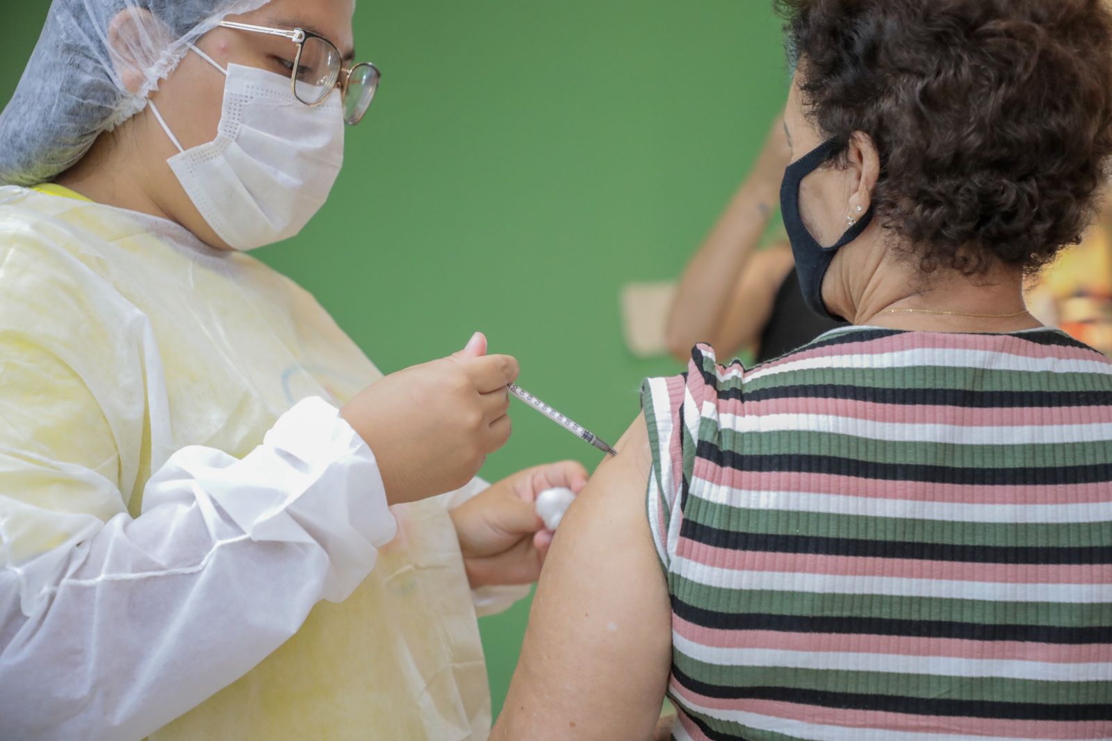 Apenas 30% do público retornou para receber a 3ª dose